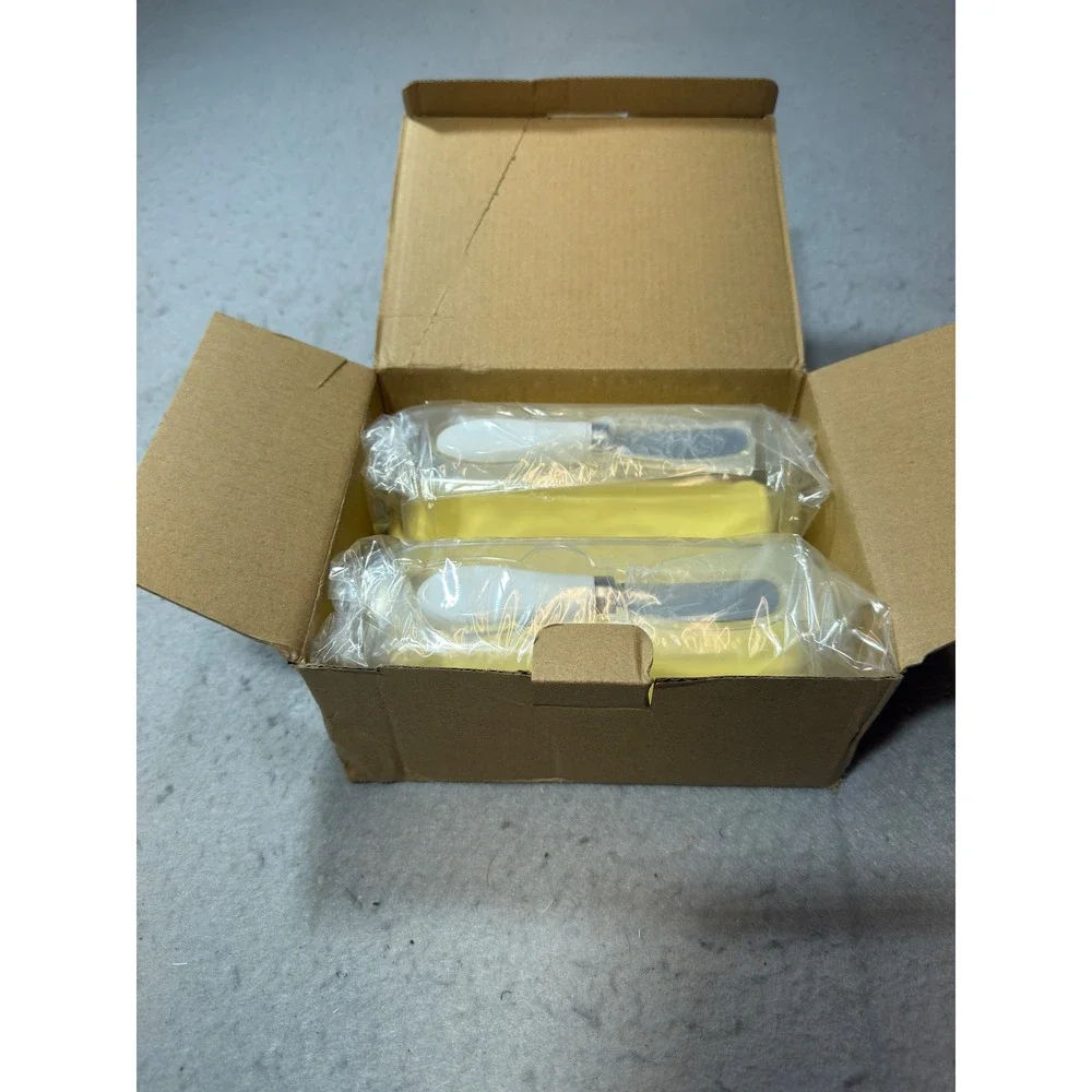 Unbranded Butter Dish Set 2pc Yellow White NEW Plastic with Spreaders